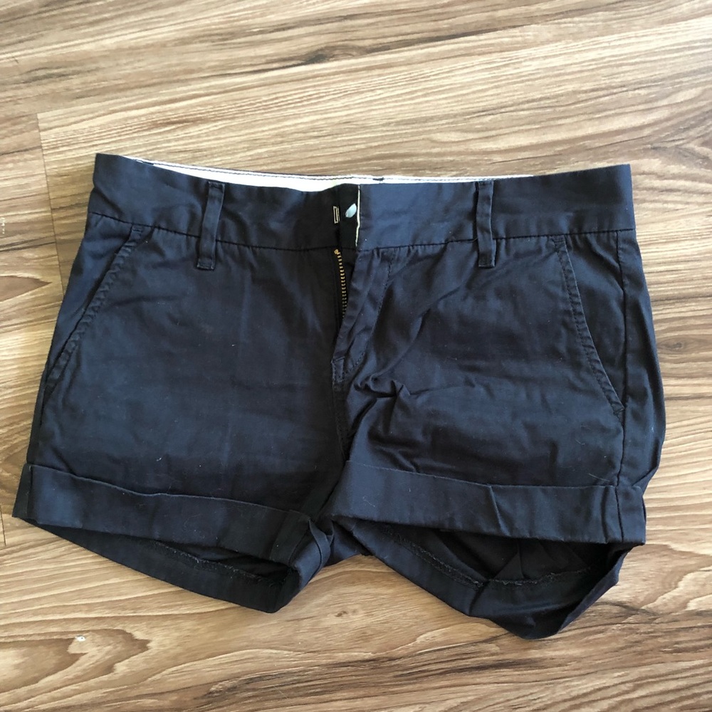 It black shorts size 25